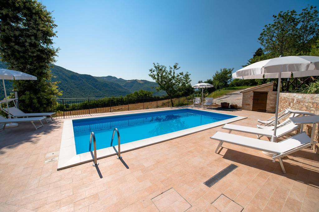 Casetta In Pietra Acqualagna Habitación foto
